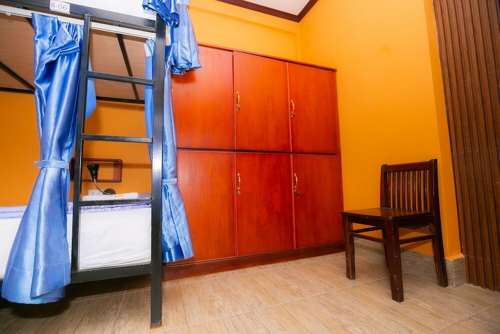 Фото Champion Hotel & Pub