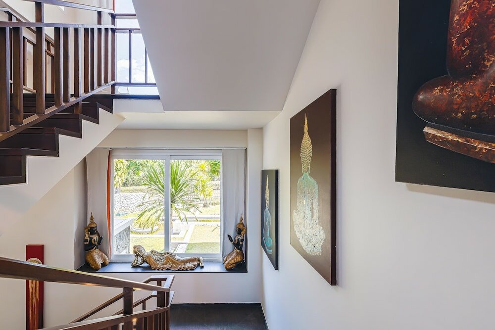 Фото Luxury Mansion 6 Br on Golf Course Jb