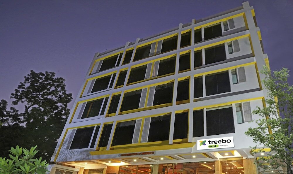 Фото Treebo Trend The Royal Cm