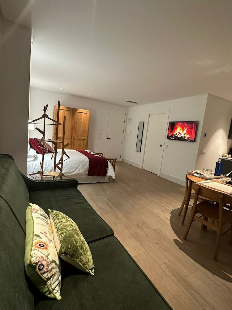 Фото Apartamentos Turísticos La Plaza