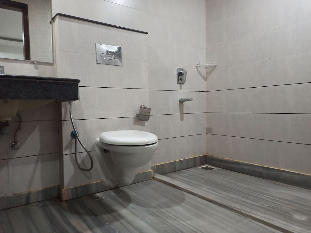 Фото Hotel Autumn Crocus - A Boutique Hotel