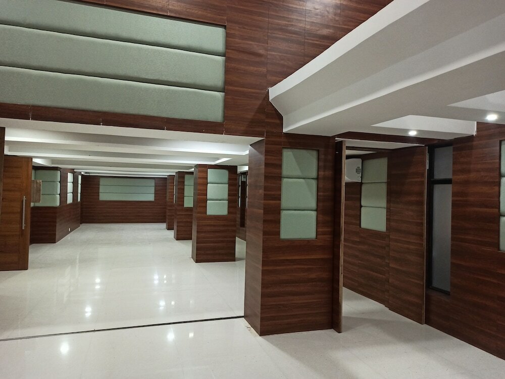 Фото Hotel Autumn Crocus - A Boutique Hotel