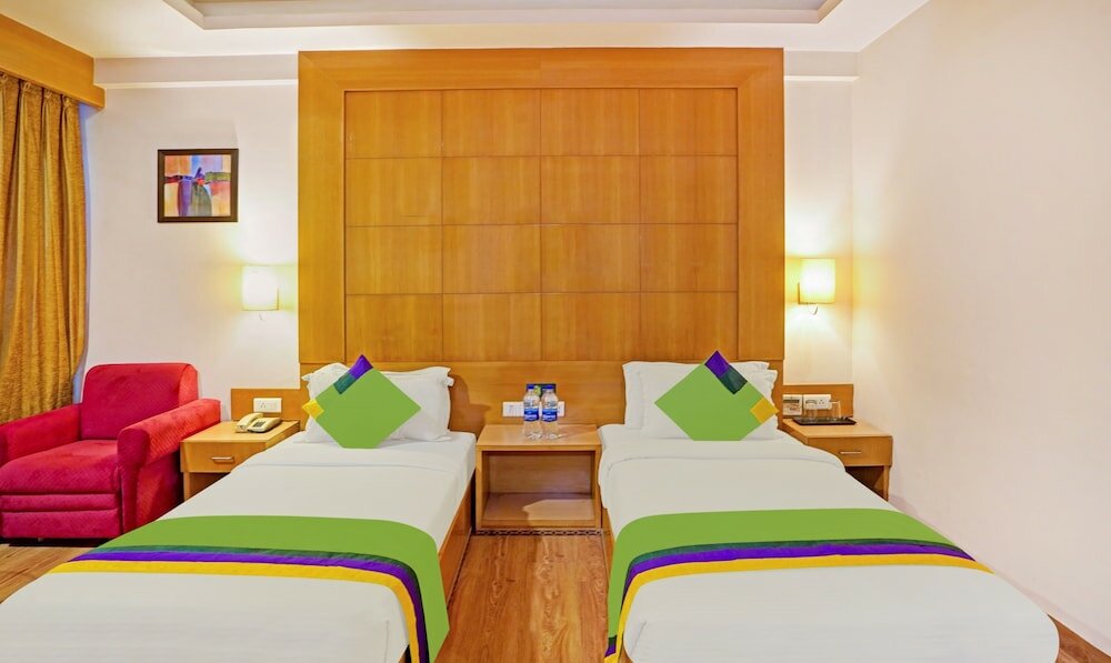 Фото Treebo Trend The Royal Cm