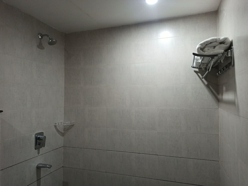 Фото Hotel Autumn Crocus - A Boutique Hotel