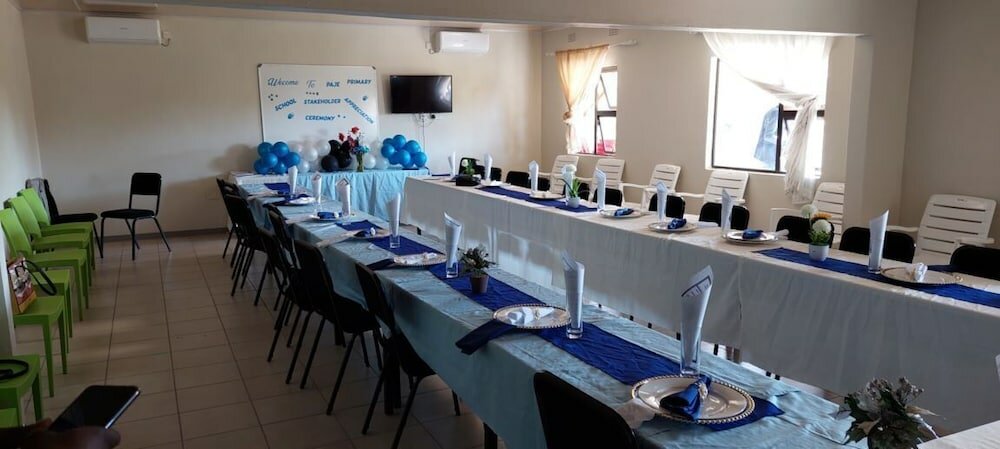 Фото Paje Bush Hotel