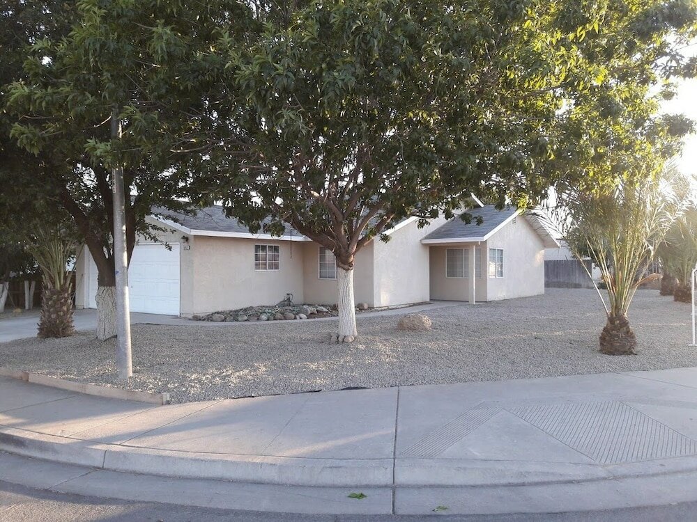 Фото Coalinga Embassy