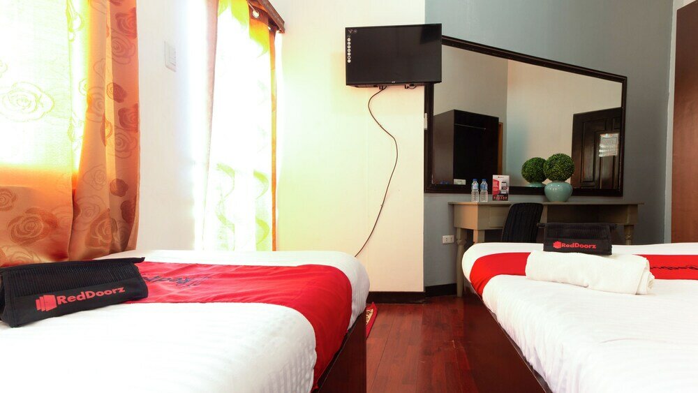 Фото RedDoorz near Robinsons North Tacloban