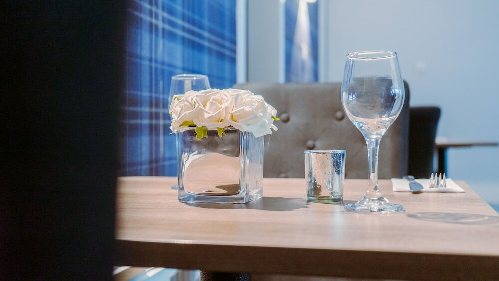 Фото West End Hotel