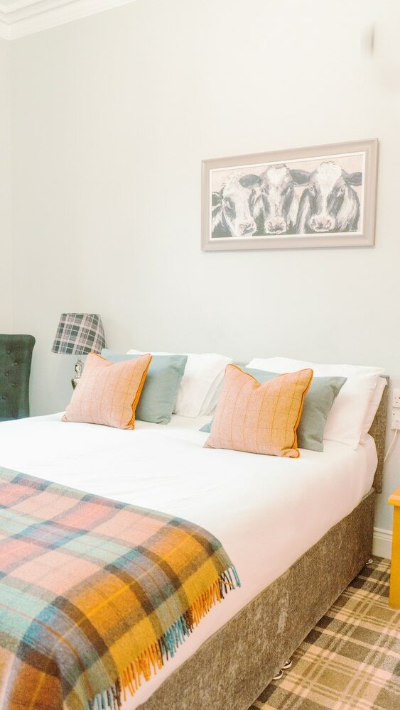 Фото West End Hotel