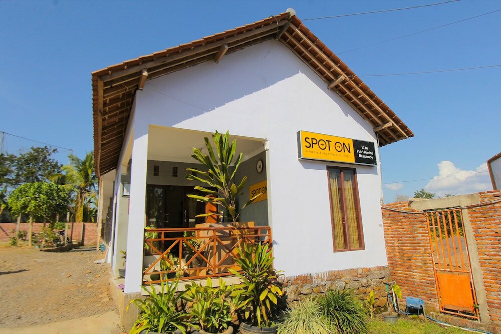 Фото Spot On 1746 Putri Kuning Residence - Campus Accommodation