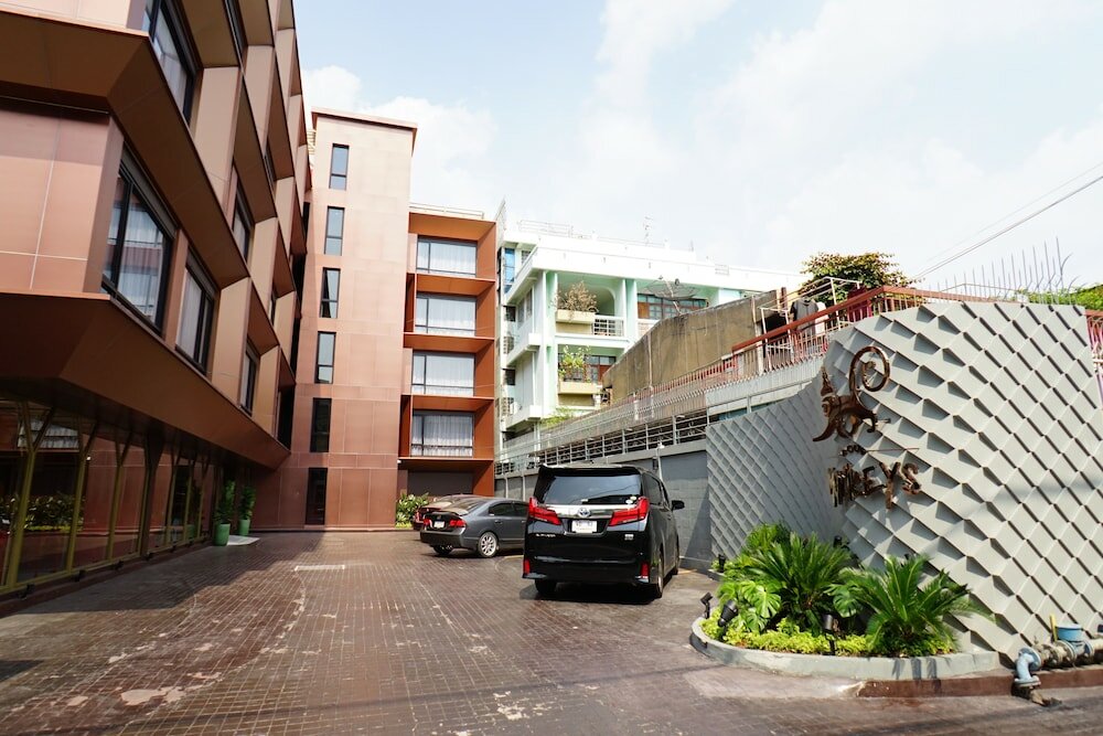 Фото 4 Monkeys Hotel