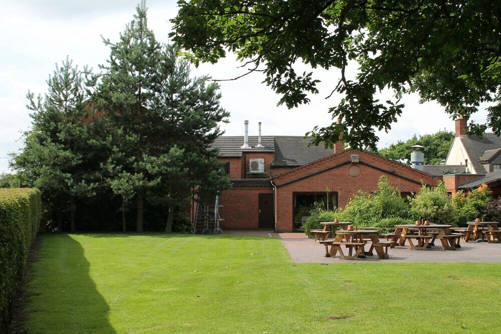 Фото Oak Farm Hotel