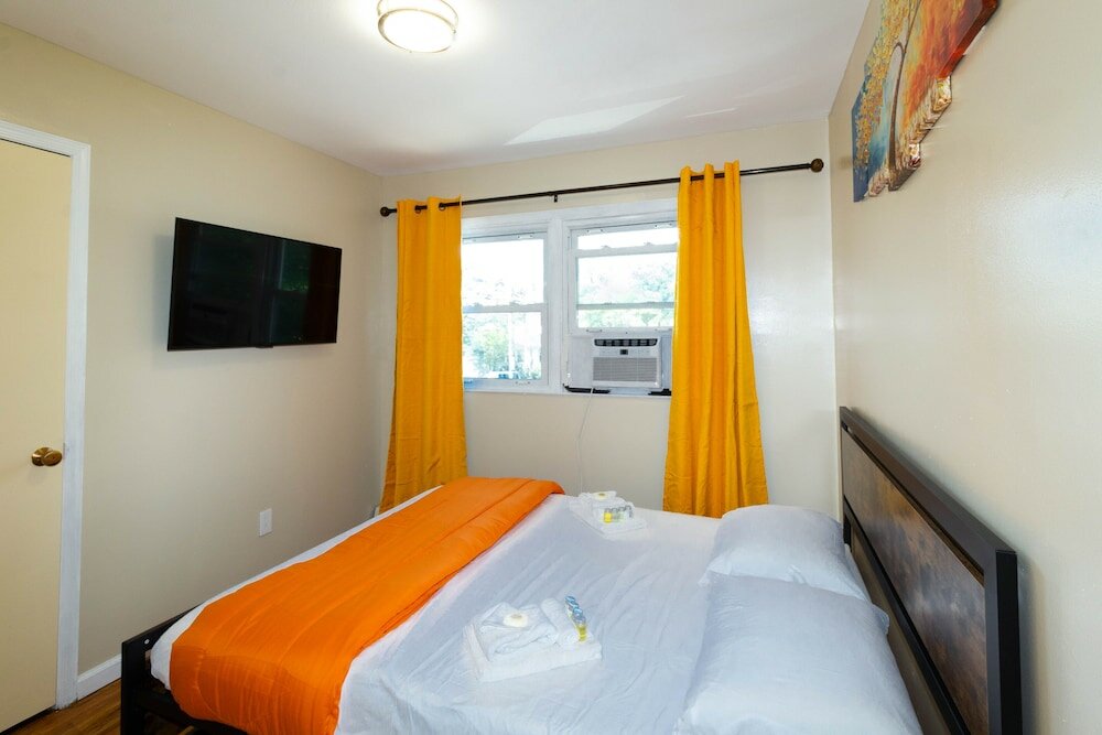 Фото Cheerful & Beautiful 3-Bedroom Ranch