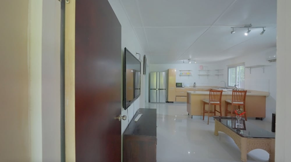 Фото Elluk East Studios