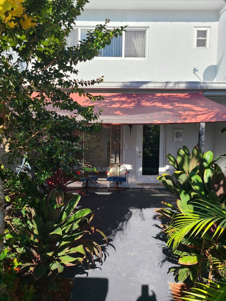 Фото Luxurious & Spacious Townhouse 6 Miles From Beach