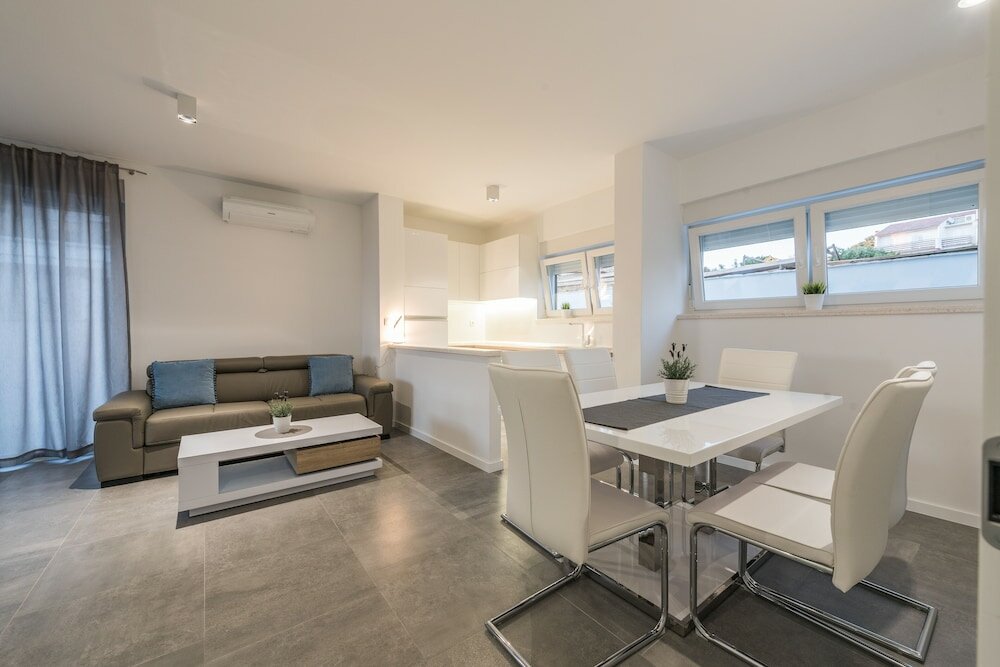 Фото Villa Magnifica Apartments with pool