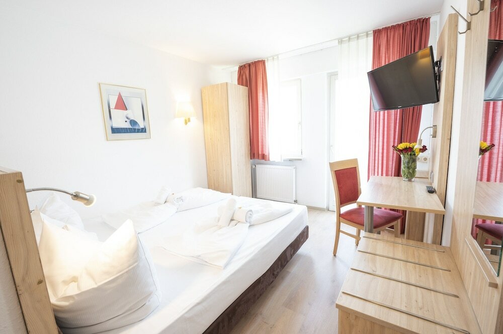 Фото Hotel Astoria am Urachplatz