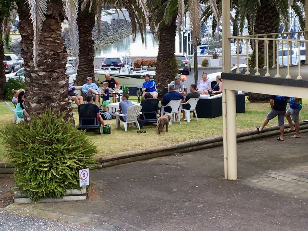 Фото Half Moon Bay Motel