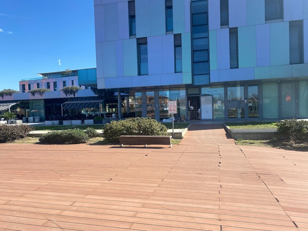 Фото Blue Shades Aparthotel