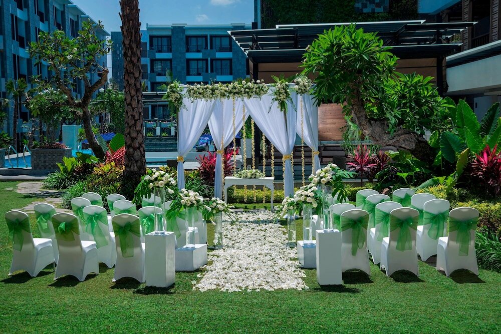 Фото Courtyard by Marriott Bali Seminyak Resort