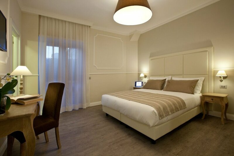 Гостиница Seven Suites в Риме