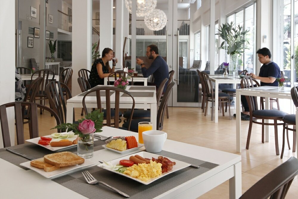 Фото Ratchadamnoen Residence