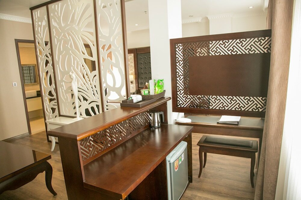 Фото City Bay Palace Hotel