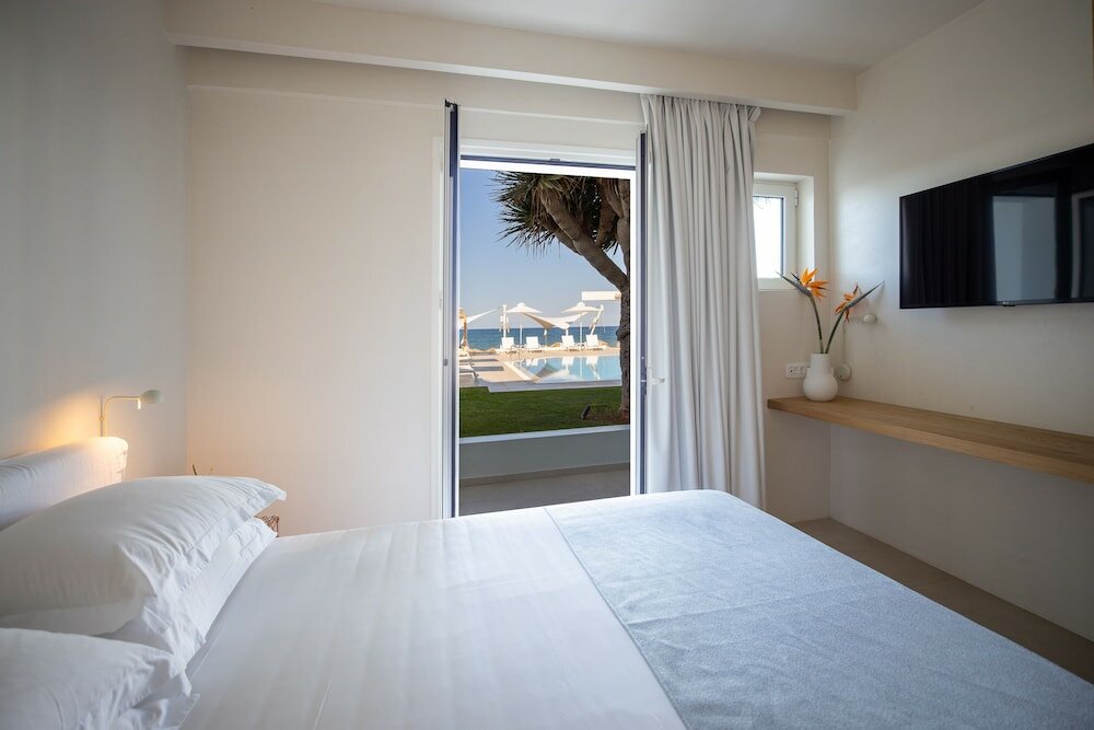 Фото Akrogiali Beach Hotel Apartments