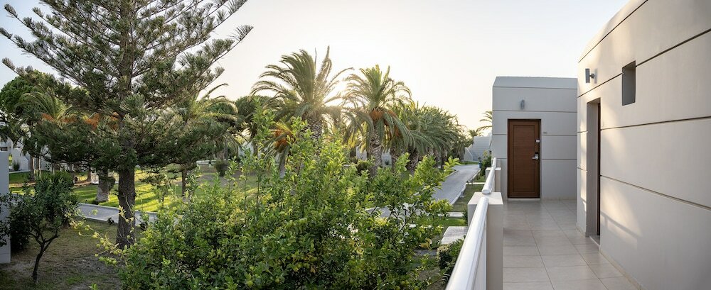 Фото E-Geo Easy Living Resort- All Inclusive