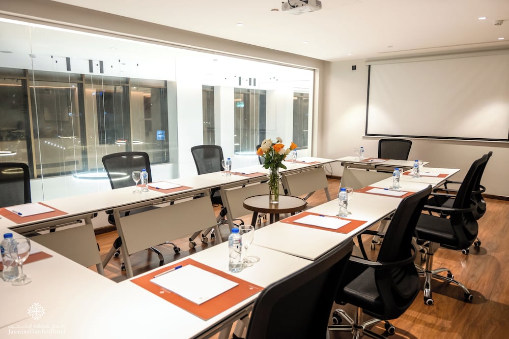 Фото Jasmine Garden Hotel