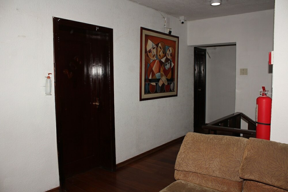 Фото Hostal La Catolica