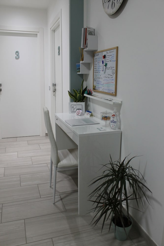 Фото Zaro Suites