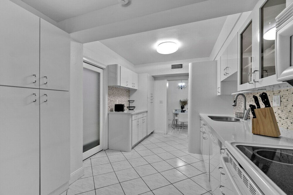 Фото Chateau Michael Luxury Brickell Villa with Pool