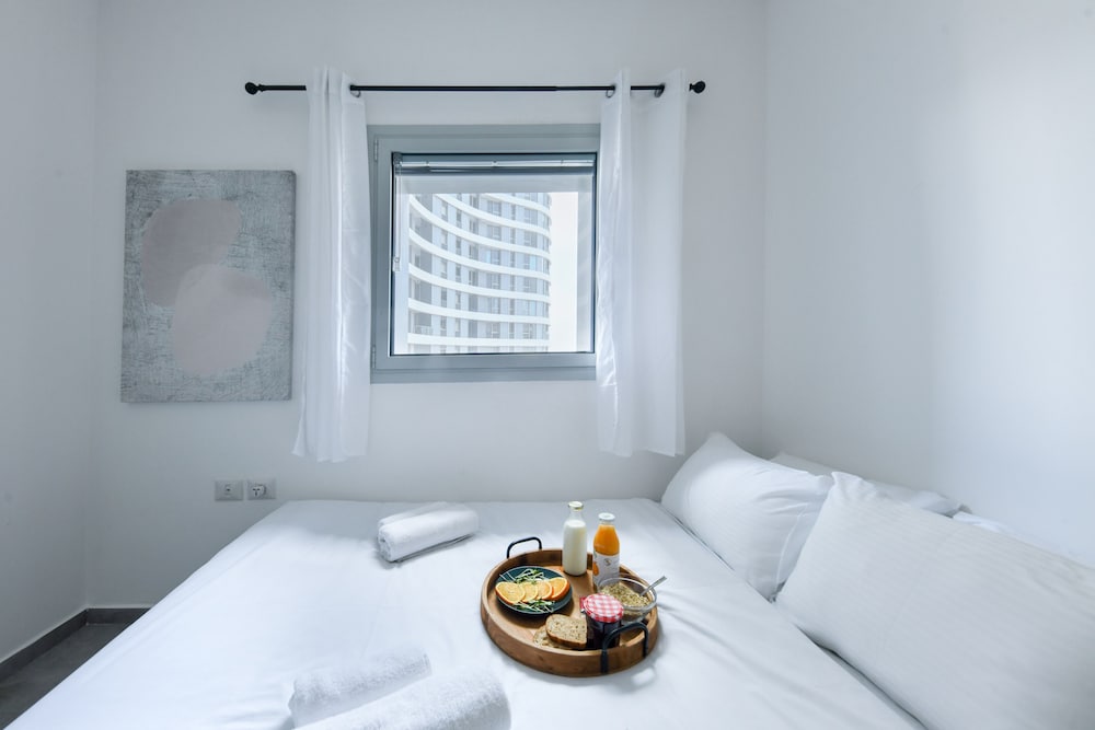 Фото Luxe Apt in Top Tel Aviv Neighborhood