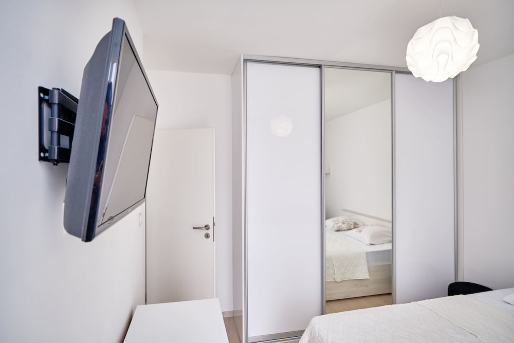 Фото Brand New Apartment Split3