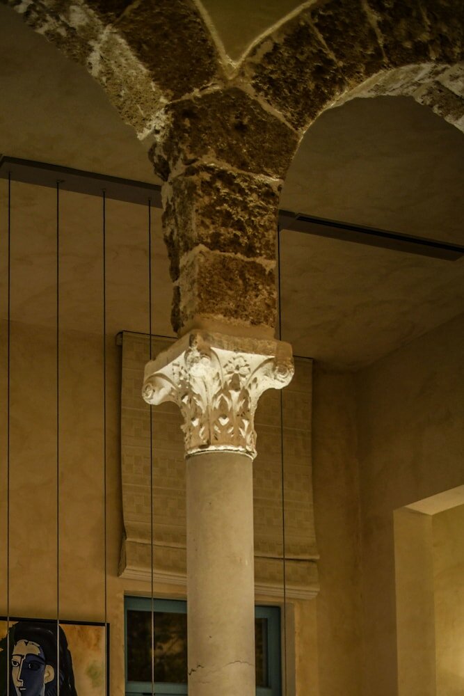 Фото Classical Spacious 3br apartment