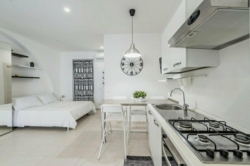 Апартаменты Black and White Apartment в Катании