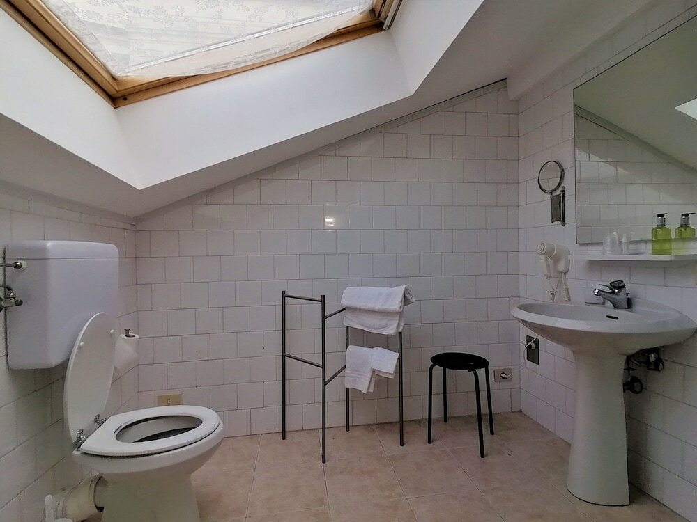 Фото Mercanti Attic Version