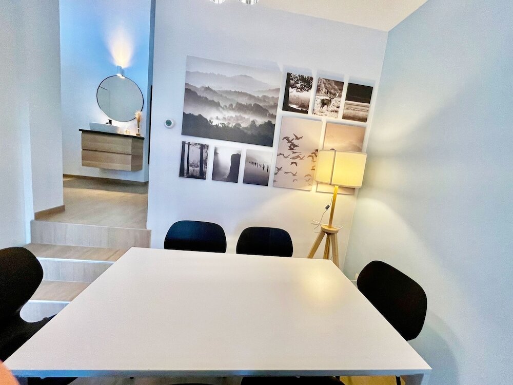 Фото One Lux Stay near Fashion District