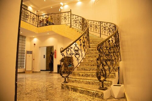 Гостиница Entrust Hotel and Suites в Оверри