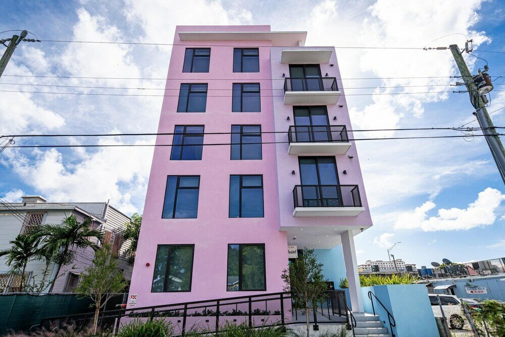 Фото отеля 2