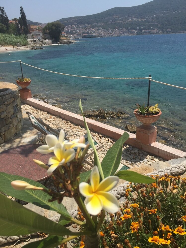 Фото Roditses Beach sea front Apartments
