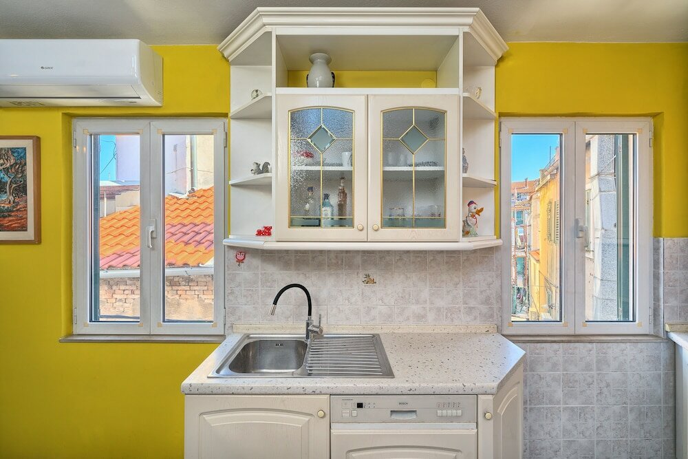 Фото Poetry House