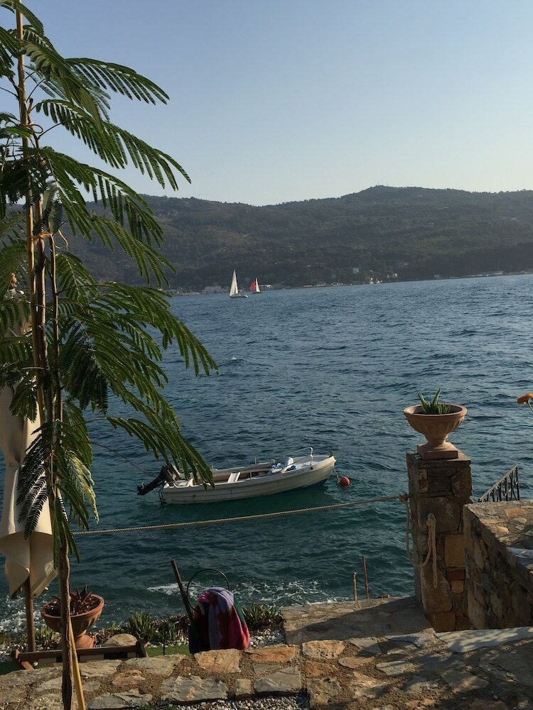 Фото Roditses Beach sea front Apartments