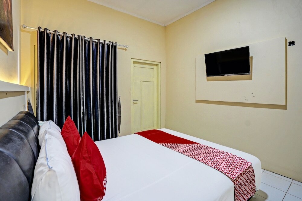 Фото Capital O 92162 Hotel Wisata Karya