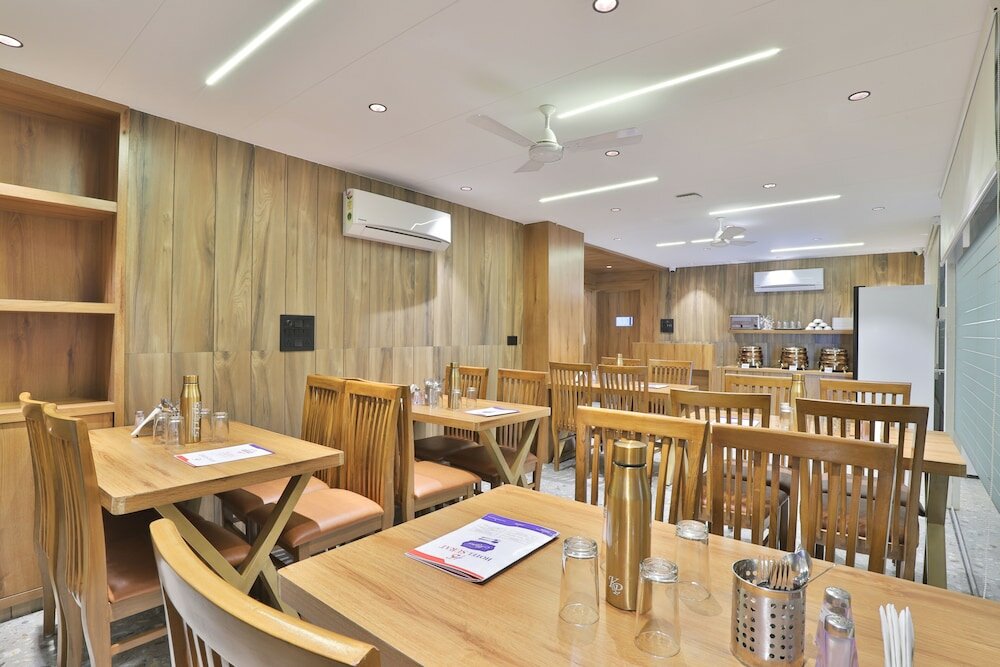 Фото Hotel Surat