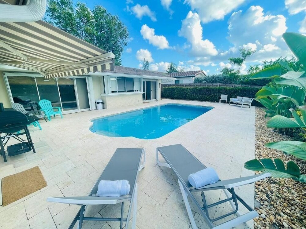 Фото Luxurious 3br Pool House. Lovely Place