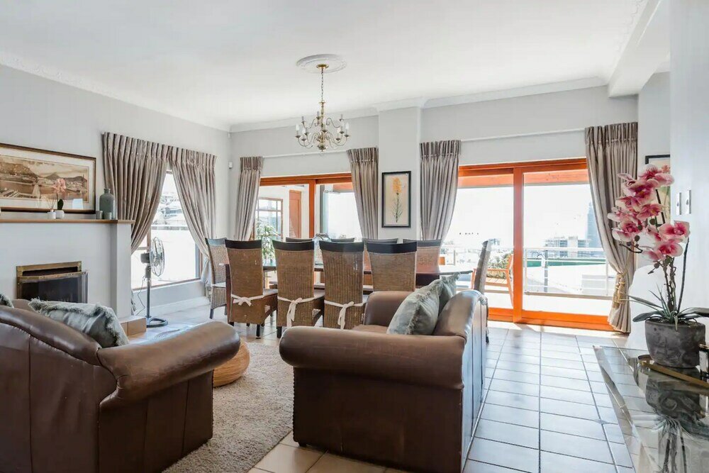 Фото 3 Bedroom Hilltop Home With Spectacular Views