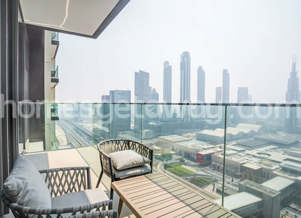 Short-term housing rental Homesgetaway- Cozy 3br in Downtown Views, Dubai, photo
