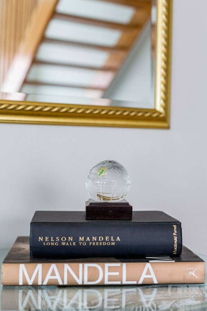 Фото 3 Bedroom Hilltop Home With Spectacular Views